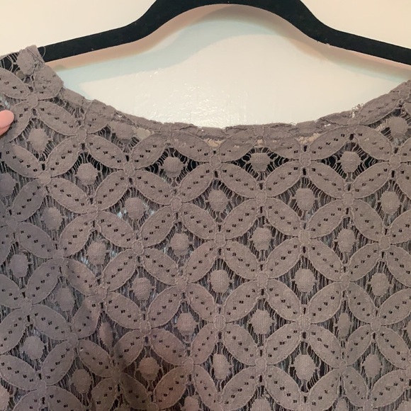 Lace sheer gray top - Picture 3 of 3
